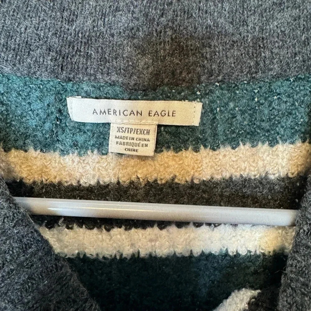 American eagle sweater - Picture 2 of 3